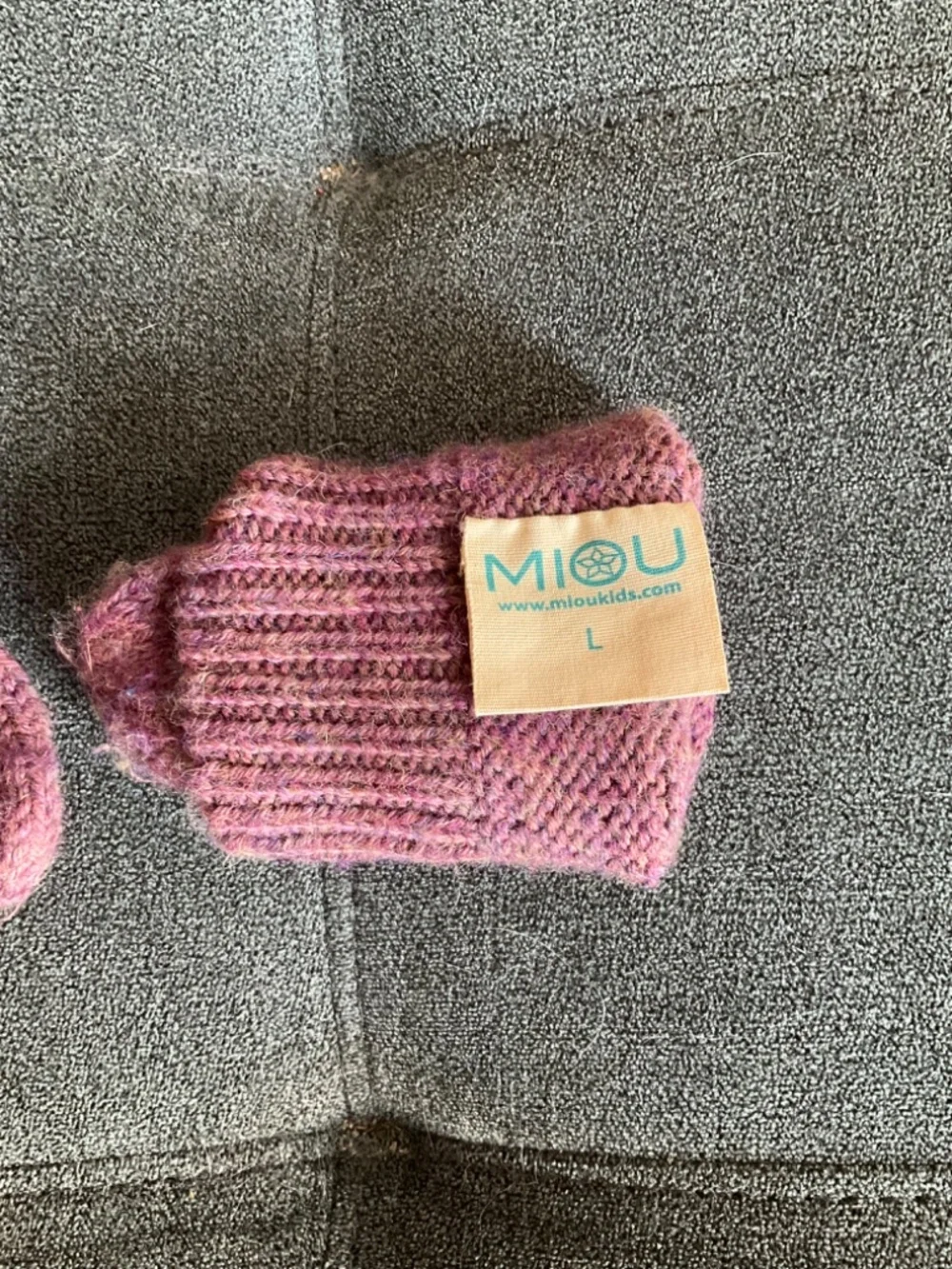 EUC Miou Baby Alpaca Knit Gloves